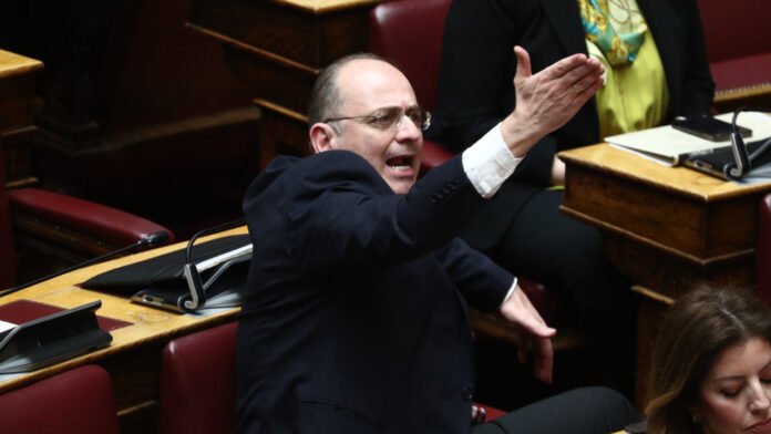 Βουλή:-Αντιπαράθεση-Λαζαρίδη-–-Γερουλάνου-για-δηλώσεις-Λιακούλη