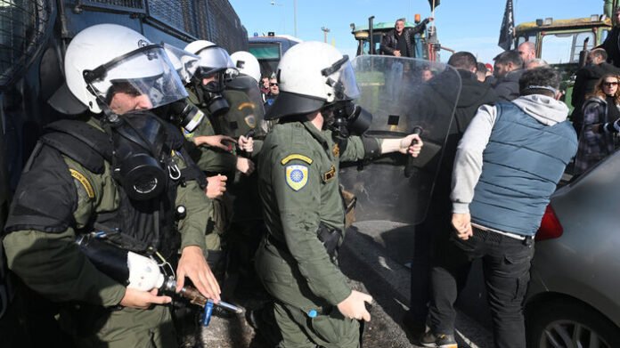 Θεσσαλία:-Δικογραφία-σε-βάρος-στελεχών-του-ΚΚΕ-και-αγωνιστών-αγροτών-την-ώρα-της-δυσωδίας-του-ΟΠΕΚΕΠΕ!