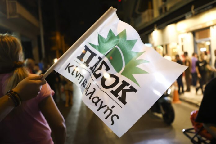ΠΑΣΟΚ-κατά-ΝΔ:-Η-κυβέρνηση-μετατρέπει-τα-προγράμματα-Έρευνας-σε-«νέο-ΟΠΕΚΕΠΕ»