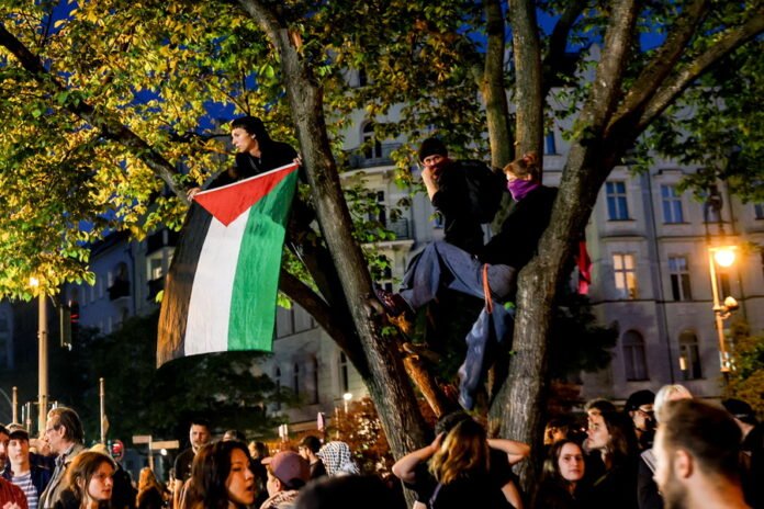 Γερμανία-–-δημοσκόπηση-/-Υπέρ-της-αναγνώρισης-παλαιστινιακού-κράτους-η-πλειοψηφία-των-πολιτών