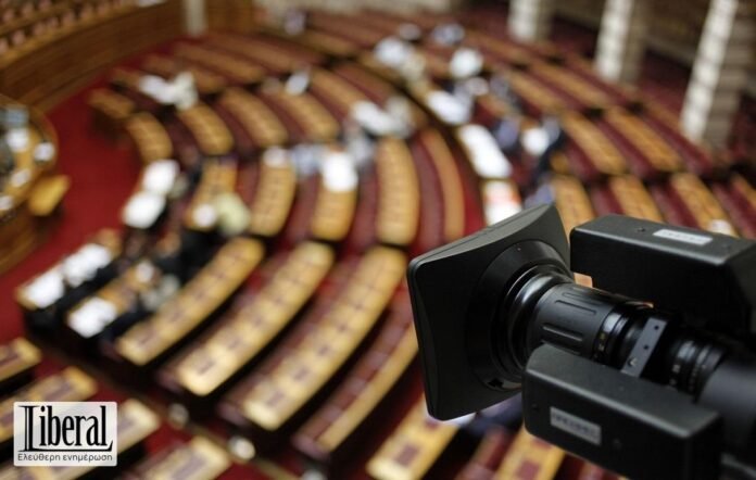 Δημοσκόπηση-interview-–-Εκτός-Βουλής-ο-ΣΥΡΙΖΑ-με-2,9%-–-Πρωτιά-ΝΔ-με-31,3%,-δεύτερο-το-ΠΑΣΟΚ-με-14,5%