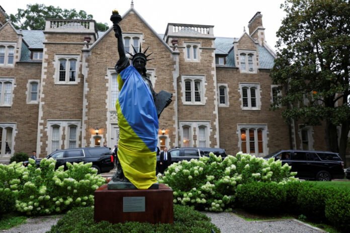 Δημοσκόπηση-«φωτίζει»-αθέατες-πτυχές-της-ευρωπαϊκής-βοήθειας-στην-Ουκρανία:-Οι-Πολωνοί-αντιτίθενται-στη-συμμετοχή-σε-ειρηνευτική-δύναμη-στη-χώρα-του-Ζελένσκι