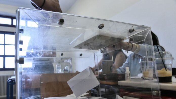 Δημοσκοπήσεις:-Ρευστό-πολιτικό-σκηνικό,-πολυκομματική-βουλή-και-ανακατατάξεις