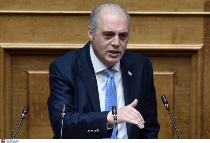 Βελόπουλος:-Η-Νέα-Δημοκρατία-είναι-η-κυβέρνηση-της-κατάλυσης-του-συντάγματος-και-της-ίδιας-της-δημοκρατίας