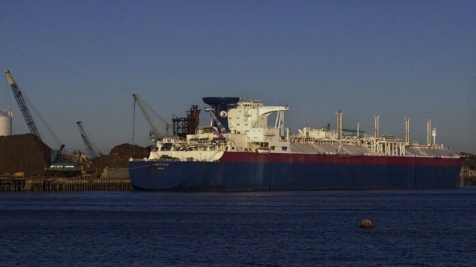 Η-Ελλάδα-πύλη-εισόδου-και-τροφοδότης-lng-–-o-ρόλος-της-aθήνας-στην-ανοικοδόμηση-της-Ουκρανίας