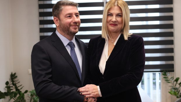 Φωτιά-άναψε-μεταξύ-ΠΑΣΟΚ-–-ΝΔ-η-Ράνια-Θρασκιά-με-δήλωση-για-διάλογο-με-Τσίπρα-–-Ατζέντα-«Τσιπρολογία»-έχει-το-Μαξίμου,-λέει-η-Χ.-Τρικούπη