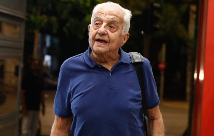 Ευρωομάδα-ΣΥΡΙΖΑ:-Ο-Αλέκος-Φλαμπουράρης-υπήρξε-το-παράδειγμα-της-υπεράσπισης-των-αξιών-μας-με-συνέπεια-και-αξιοπρέπεια