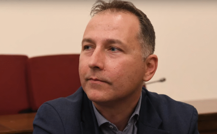 Δήλωση-του-Β-Μεταξά,-βουλευτή-Μαγνησίας-του-ΚΚΕ-για-την-κινητοποίηση-ενάντια-στην-κατασκευή-μονάδας-lng-στον-Παγασητικό-–-e-thessalia.gr