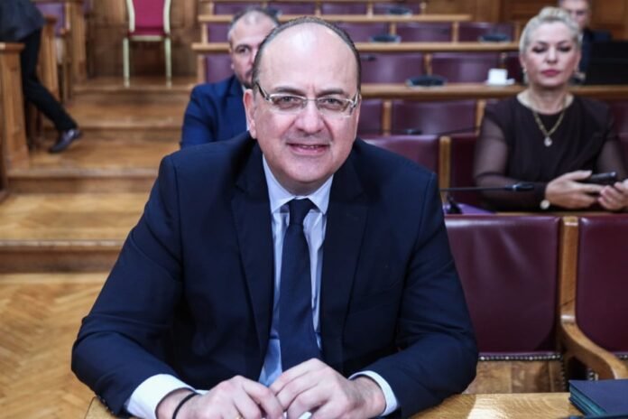 ΣΥΡΙΖΑ-κατά-Λαζαρίδη:-Δεν-δεχόμαστε-μαθήματα-πατριωτισμού-από-πατενταρισμένους-ακροδεξιούς