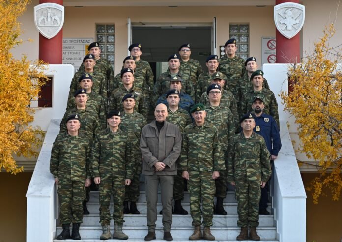 Δένδιας-από-Σάμο:-Η-Ελλάδα-είναι-αποφασισμένη-να-υπερασπιστεί-τα-κυριαρχικά-της-δικαιώματα