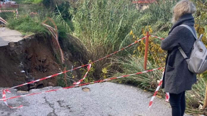 Άγ.-Δημήτριος:-Περιοδεία-και-αυτοψία-κλιμακίου-του-ΚΚΕ-και-της-«Λαϊκής-Συσπείρωσης»-στα-σημεία-που-επλήγησαν-από-τη-βροχή