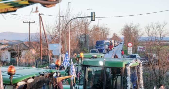 Σε-αχαρτογράφητα-νερά-το-πολιτικό-σκηνικό-το-2026-^-την-Κυριακή-θα-κριθεί-η-αποκλιμάκωση-ή-η-σύγκρουση-με-τα-μπλόκα-^-τα-τρία-μεγάλα-αγκάθια-του-αγροτικού-^-ΝΔ-vs-ΚΚΕ,-Βελόπουλος,-Ζωή,-Νατσιός-^-εδώ-ανασχηματισμός,-εκεί-ανασχηματισμός-που-είναι-ο-ανασχηματισμός;-Στυλιανίδης,-Χατζηδάκης,-Γεραπετρίτης-τα-ονόματα-που-συζητιούνται