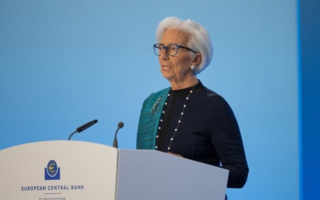 ft:-Η-συνολική-αμοιβή-της-Κριστίν-Λαγκάρντ-είναι-50%-υψηλότερη-από-αυτήν-που-αναφέρει-η-ΕΚΤ