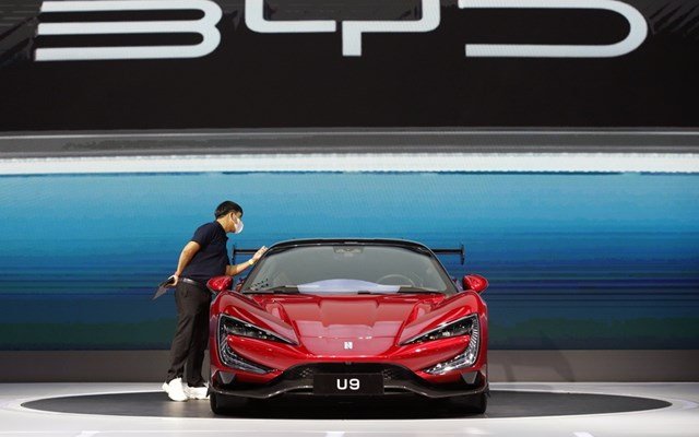 byd:-Ετοιμάζεται-να-“εκθρονίσει”-την-tesla,-κατακτώντας-την-πρωτιά-στις-πωλήσεις-ηλεκτρικών-οχημάτων-το-2025