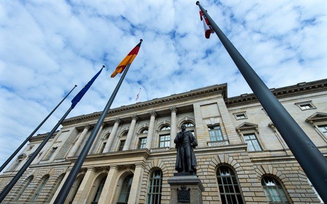 Γερμανία:-Σε-εμπρησμό-οφείλεται-το-μπλακ-άουτ-στο-Βερολίνο-–-Ακροαριστερή-οργάνωση-ανέλαβε-την-ευθύνη