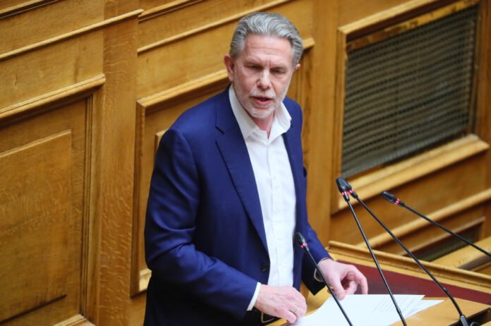 Η-πίτα-του-Γερουλάνου-και-η-ανησυχία-στο-ΠΑΣΟΚ-για-τις-παρουσίες