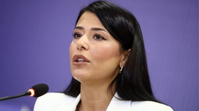 Λατινοπούλου:-«Προσβλητικές-και-απαράδεκτες-δηλώσεις-του-Έντι-Ράμα-κατά-των-Ελλήνων»