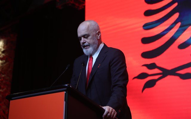 Τα-μάζεψε-ο-Ράμα:-“Εκπληκτος-από-τις-αντιδράσεις-στην-Ελλάδα-για-το-χιούμορ-μου”