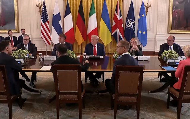 Οι-Ευρωπαίοι-συναντιούνται-στις-6-μμ.-για-να-απαντήσουν-στον-Τραμπ-–-Ο-Μακρόν-προτείνει-αντίποινα