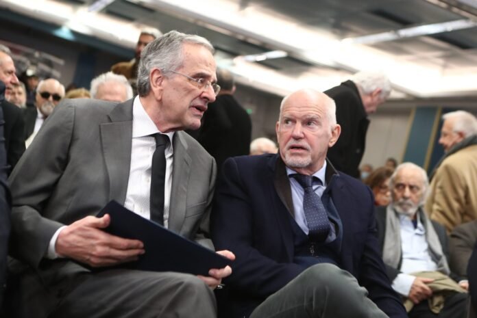 Σαμαράς,-Παπανδρέου,-Βενιζέλος-και-όλο-το-ΠΑΣΟΚ-στην-ΕΣΗΕΑ-για-τον-Σήφη-Βαλυράκη-–-Τα-«πηγαδάκια»-και-οι-αγκαλιές