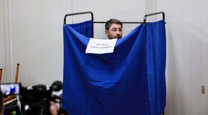 Δημοσκόπηση:-Στο-50%-η-δημοφιλία-της-Καρυστιανού-–-Τραγωδία-για-ΠΑΣΟΚ-|-Το-Κουτί-της-Πανδώρας