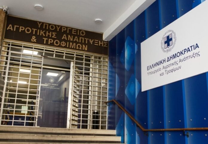 ΥΠΑΑΤ:-«Ουρά-του-Βελόπουλου-και-της-Λατινοπούλου-το-ΠΑΣΟΚ-για-την-ευλογιά»