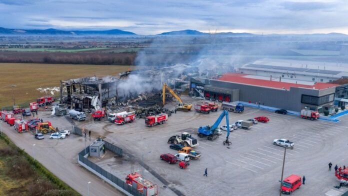 Αναβάλλονται-οι-κομματικές-εκδηλώσεις-ΠΑΣΟΚ-και-ΣΥΡΙΖΑ-λόγω-των-δυστυχημάτων-σε-Τρίκαλα-και-Ρουμανία