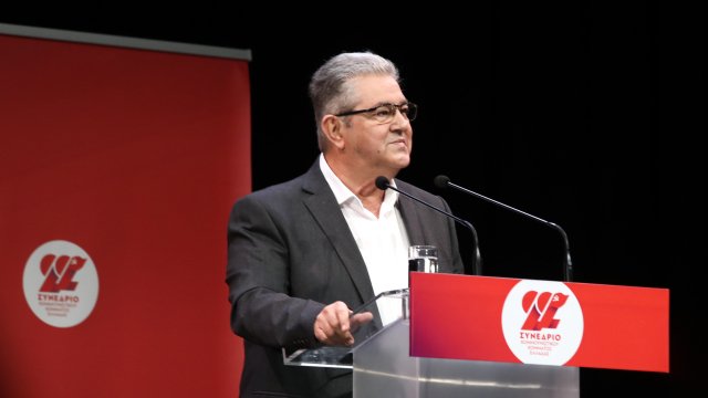 Κουτσούμπας-στο-22ο-Συνέδριο:-Το-ΚΚΕ-θα-τα-καταφέρει,-γιατί-έχει-ρίζες-στο-λαό