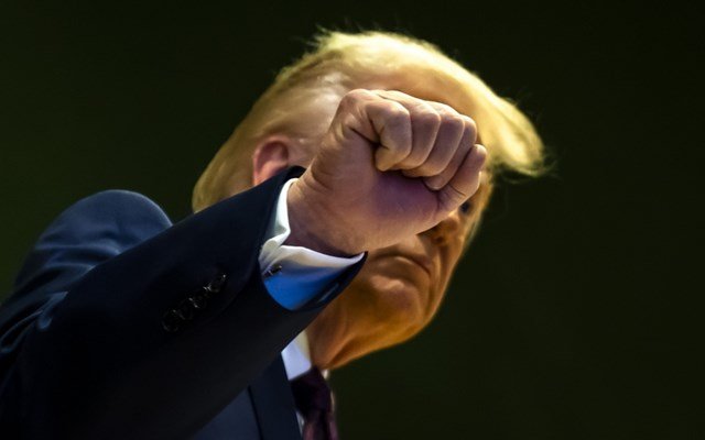 Τραμπ:-Οι-απειλές-πολέμου-κατά-του-Ιράν,-οι-3-απαιτήσεις-και-ο-φόβος-αποσταθεροποίησης