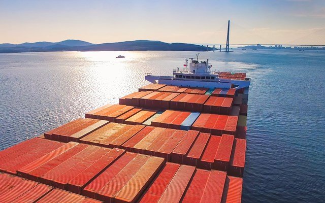 Μάστιγα-η-εγκατάλειψη-πληρωμάτων:-Ρεκόρ-το-2025-με-6.223-ναυτικούς-και-τον-“σκιώδη-στόλο”-στο-επίκεντρο