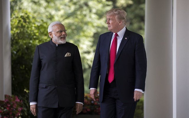 Τραμπ:-Εμπορικό-deal-με-την-Ινδία-–-Δεν-θα-αγοράζει-ρωσικό-πετρέλαιο,-μειώνονται-οι-δασμοί