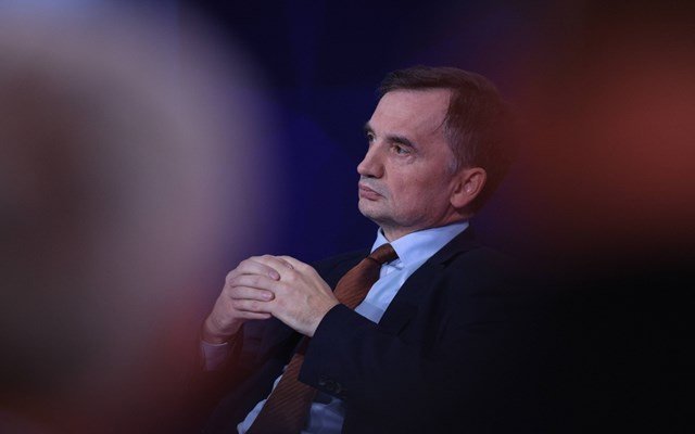 Πολωνία:-Ένταλμα-σύλληψης-σε-βάρος-του-πρώην-υπ.-Δικαιοσύνης-που-έχει-λάβει-άσυλο-από-την-Ουγγαρία