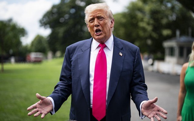 axios:-Ο-Τραμπ-σκέφτεται-να-στείλει-δεύτερο-αεροπλανοφόρο-για-να-επιτεθεί-στο-Ιράν-αν-αποτύχουν-οι-διαπραγματεύσεις