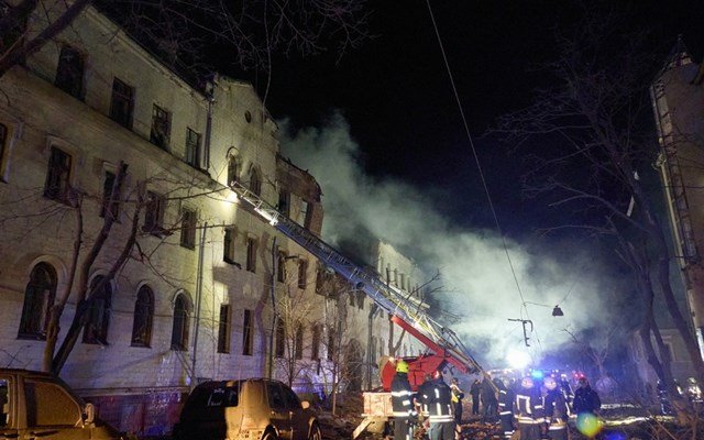 Πόλεμος-στην-Ουκρανία:-4-νεκροί,-ανάμεσά-τους-3-μικρά-παιδιά,-σε-πλήγμα-της-Ρωσίας-στο-Χάρκοβο