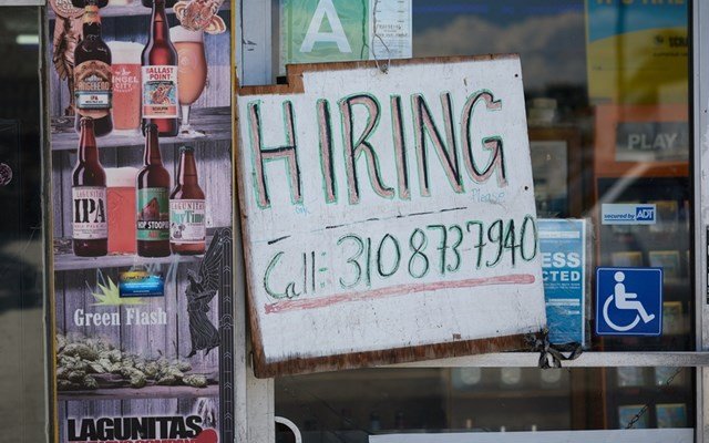 ΗΠΑ:-Απροσδόκητη-εκτίναξη-των-θέσεων-εργασίας-τον-Ιανουάριο-με-130.000-νέα-μισθολόγια