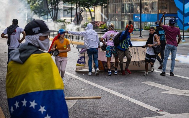 Βενεζουέλα:-Χιλιάδες-άνθρωποι-στην-πρώτη-μεγάλη-διαδήλωση-της-αντιπολίτευσης-στη-μετά-Μαδούρο-εποχή