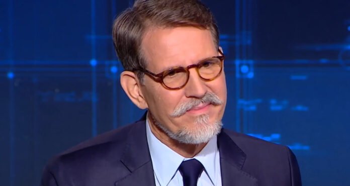 Παύλος-Ντε-Γκρες:-Με-ενδιαφέρει-πάρα-πολύ-η-πολιτική-–-Θέλω-να-είμαι-χρήσιμος-στην-Ελλάδα