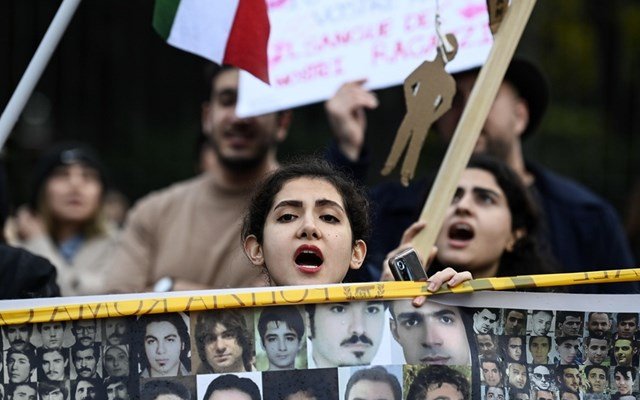 Γερμανία:-200.000-διαδηλωτές-στο-Μόναχο-κατά-των-μουλάδων-του-Ιράν