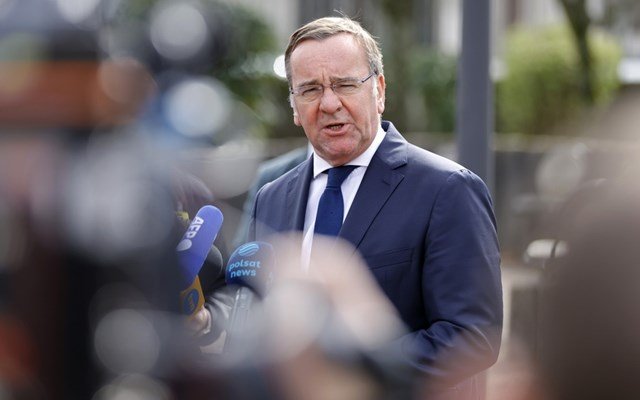 Γερμανία:-Ο-υπουργός-Άμυνας-κάνει-έκκληση-για-μια-προβλέψιμη-εταιρική-σχέση-με-τις-ΗΠΑ