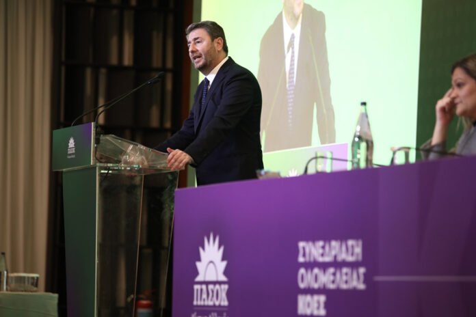 Ανδρουλάκης-σε-ΚΟΕΣ:-Το-ΠΑΣΟΚ-είναι-εδώ-για-να-τελειώσουμε-οριστικά-με-το-«επιτελικό-κράτος»