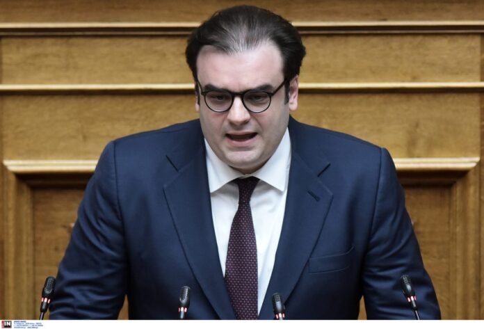 Πιερρακάκης-για-Άννα-Ψαρούδα-Μπενάκη:-Την-αποχαιρετώ-με-συγκίνηση,-σεβασμό-και-ευγνωμοσύνη-για-όσα-προσέφερε-στην-Ελλάδα