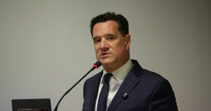 Η-πρωτοβουλία-Κακλαμάνη-για-το-αρχείο-των-φωτογραφιών-από-την-εκτέλεση-των-200-κομμουνιστών-στην-Καισαριανή-την-1η-Μαΐου-1944-^-το-παρασκήνιο-της-στρατηγικής-Άδωνι-για-Κωνσταντοπούλου-^-ο-εμφύλιος-στην-ΠΑΣΚΕ-κλιμακώνεται-^-η-παράταξη-Παναγόπουλου-κέρδισε-του-Ανδρουλάκη-στο-ΕΚΑ-^-αρχίζει-η-αντίστροφη-μέτρηση-με-την-διεύρυνση-βουλευτών-στο-ΠΑΣΟΚ-καθ-´οδόν-για-το-συνέδριο-^-περιμένουν-δύο-συν-έναν