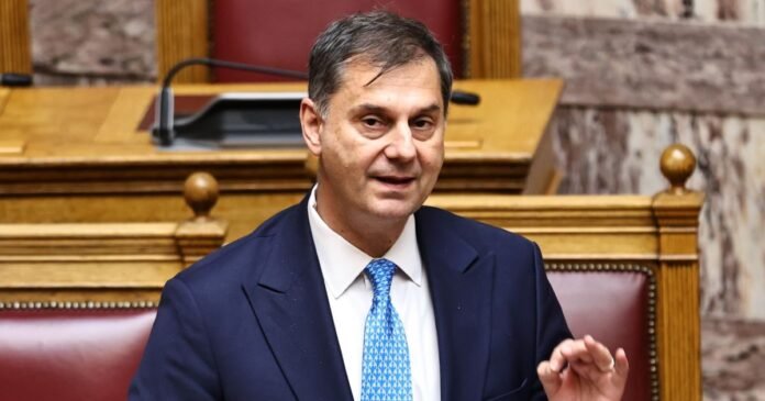 Ο-Χάρης-Θεοχάρης-θα-εκπροσωπήσει-την-Ελλάδα-στο-Συμβούλιο-Ειρήνης-του-Ντόναλντ-Τραμπ