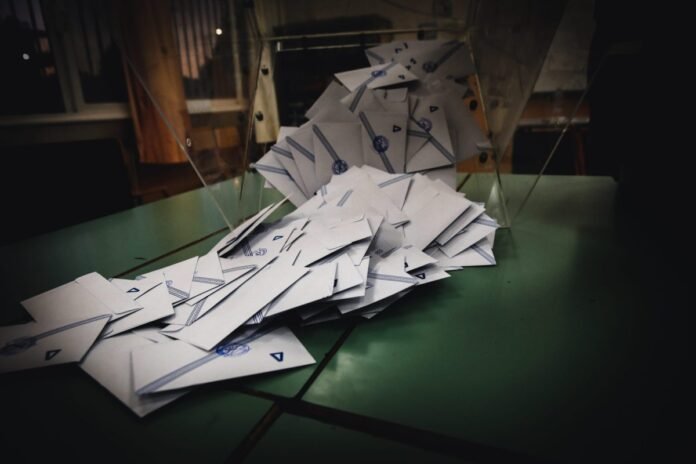 Δημοσκόπηση-gpo:-Σταθερό-προβάδισμα-ΝΔ-–-Ανεβαίνει-η-Πλεύση-Ελευθερίας