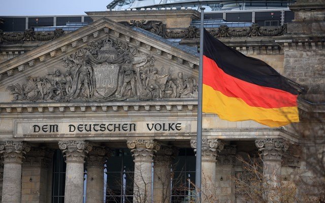 Γερμανία:-Γενναίες-αυξήσεις-σε-δημοσίους-υπαλλήλους