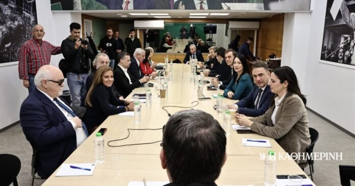 ΠΑΣΟΚ:-Ζάλη-σε-περιστρεφόμενη-πόρτα