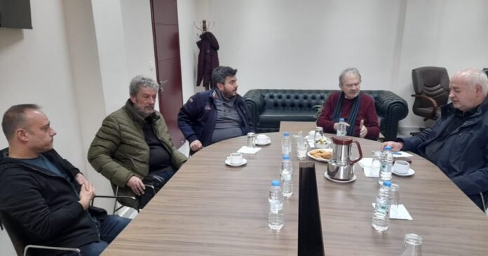 Συνάντηση-είχε-ο-Δήμαρχος-Ανδρίτσαινας-Κρεστένων-με-τον-Βουλευτή-του-ΚΚΕ-Νικ.-Καραθανασόπουλο-–-patrisnews