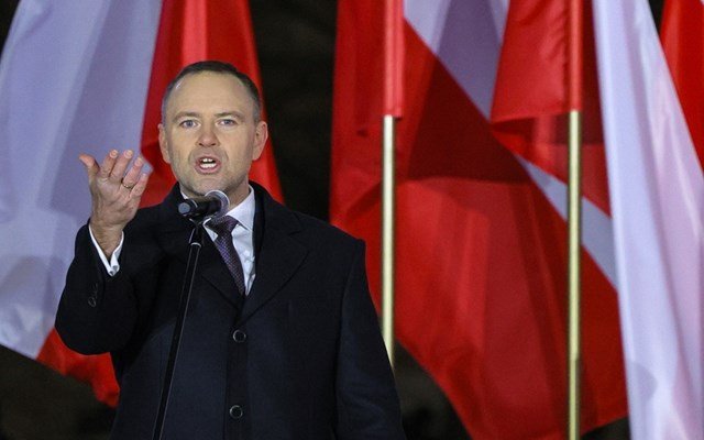 Ναβρότσκι:-Η-Πολωνία πρέπει-να-αποκτήσει-το-δικό-της-πυρηνικό-οπλοστάσιο