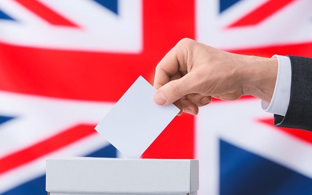 Το-Ηνωμένο-Βασίλειο-εγκαταλείπει-το-σχέδιο-αναβολής-των-τοπικών-εκλογών-λόγω-έντονων-αντιδράσεων-της-αντιπολίτευσης