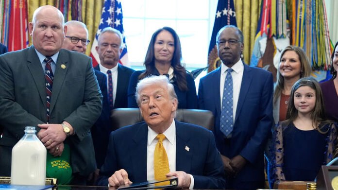 Ο-Τραμπ-μιλά-για-το-ΝΑΤΟικό-«θάρρος»-της-Ελλάδας-και-την-υπεράσπιση-επιχειρηματικών-συμφερόντων-σε-περίοδο-όξυνσης-σχέσεων-ΗΠΑ